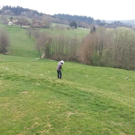 Home4golf Uttlau アパート